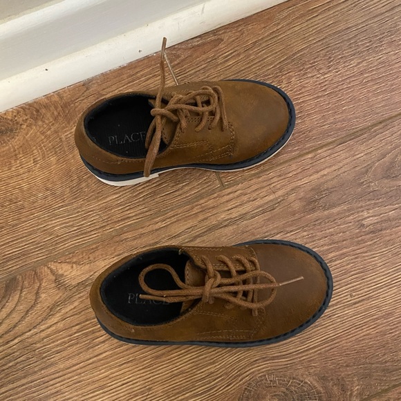 Boys' Dress shoes, Tan size 8 - Picture 5 of 7